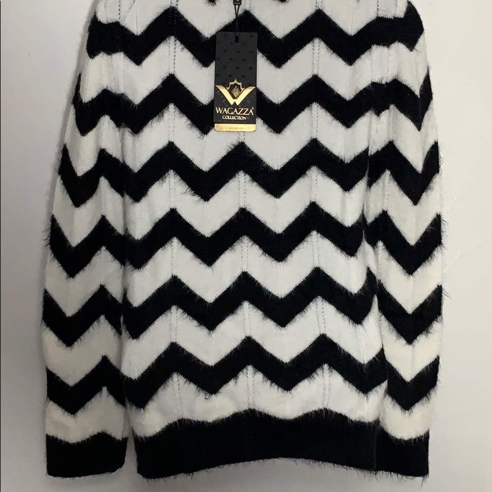 Sweater - Picture 2 of 4